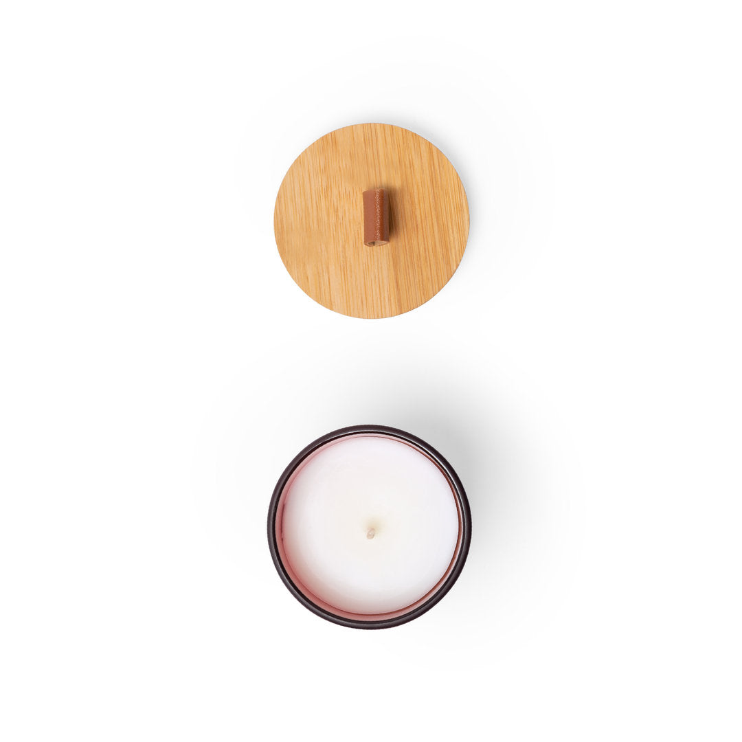 Vela aromática em frasco de vidro com tampa de bamboo