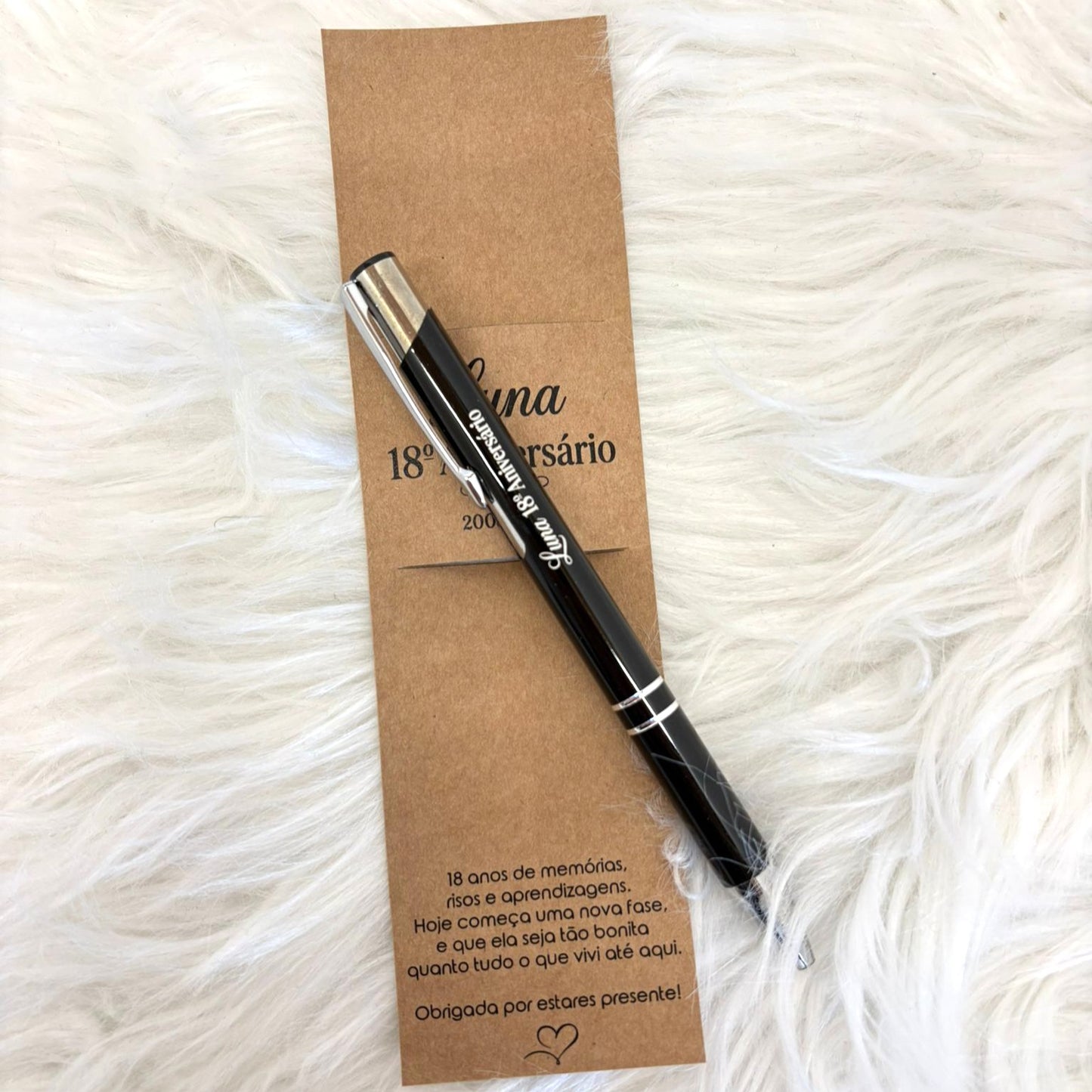 Lembrança de Aniversário com caneta em Alumínio Personalizada e suporte em Kraft (10 Unidades)