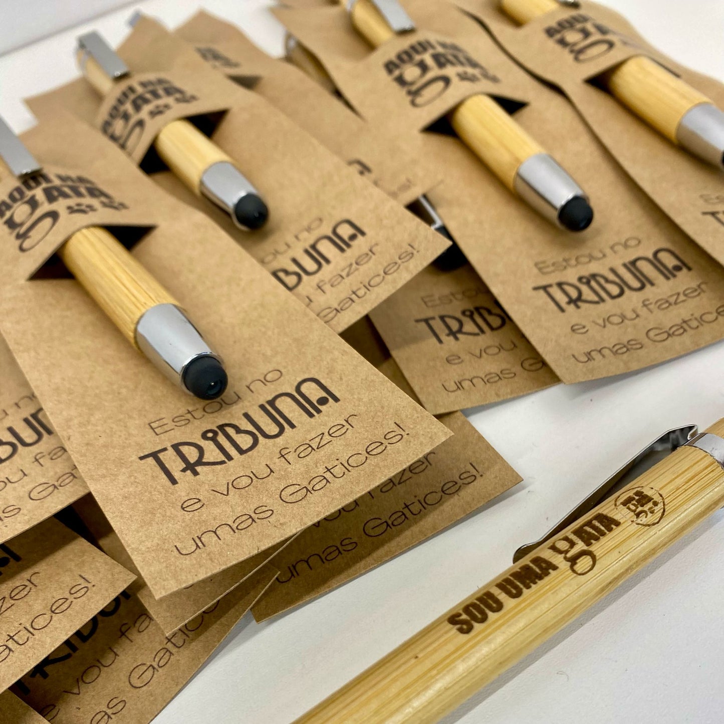 Lembrança de Evento com caneta Personalizada e suporte em Kraft (10 Unidades)